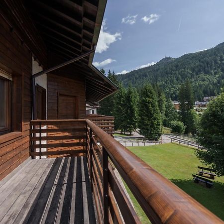 Area Apartments Madonna Di Campiglio Exterior photo