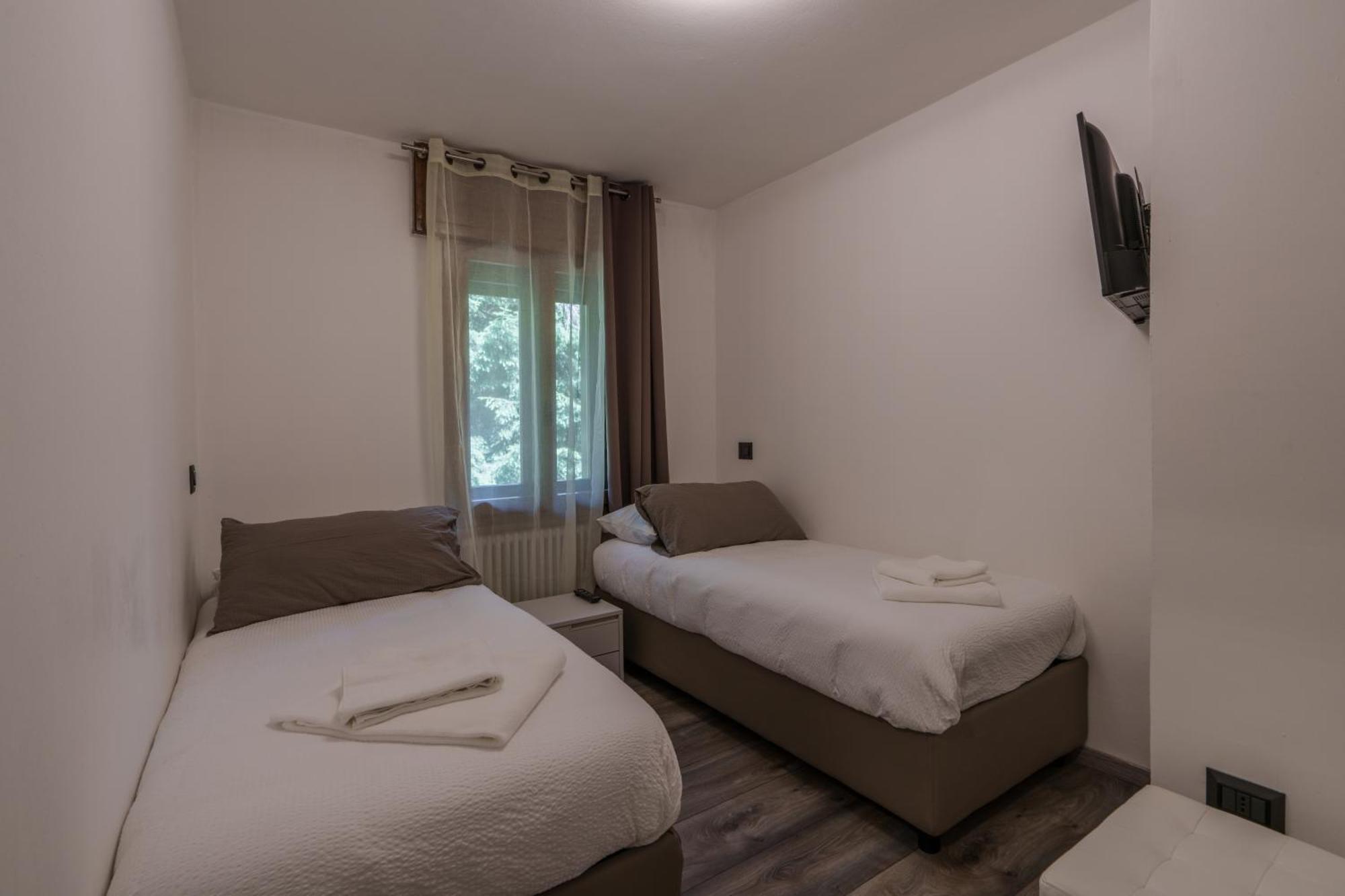 Area Apartments Madonna Di Campiglio Exterior photo